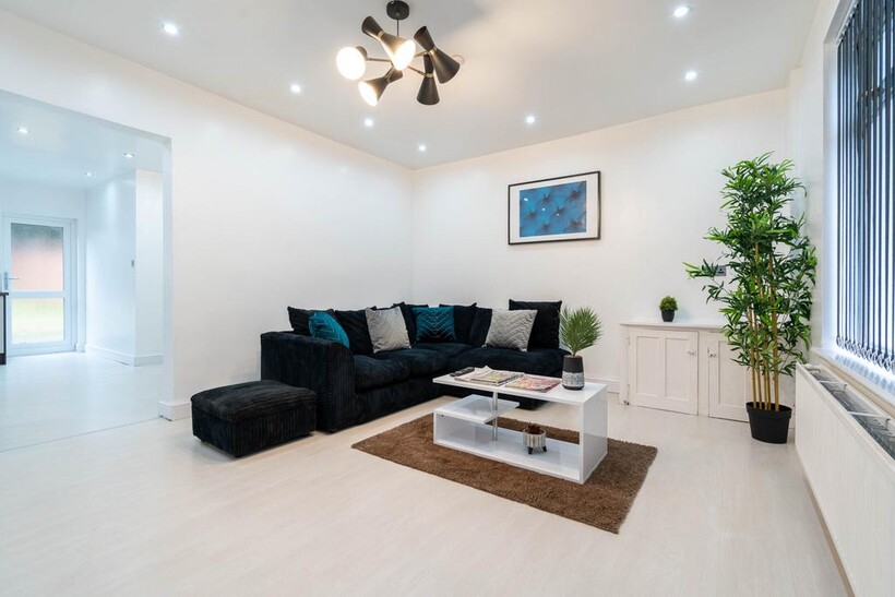 Oakcroft Road, Birmingham B13 3 bed house to rent - £3,400 pcm (£785 pw)