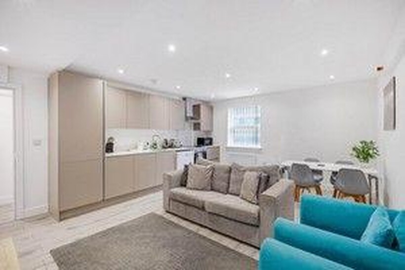 GU15 Aspen Court 04 2 bed apartment to rent - £3,500 pcm (£808 pw)