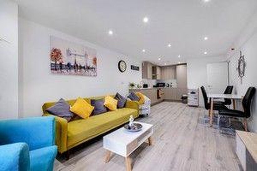 GU15 Aspen Court 05 2 bed apartment to rent - £3,500 pcm (£808 pw)