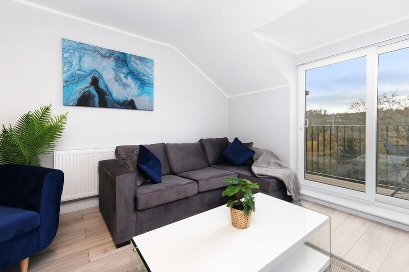 HP12 W Wycombe 247-3 2 bed apartment to rent - £3,990 pcm (£921 pw)