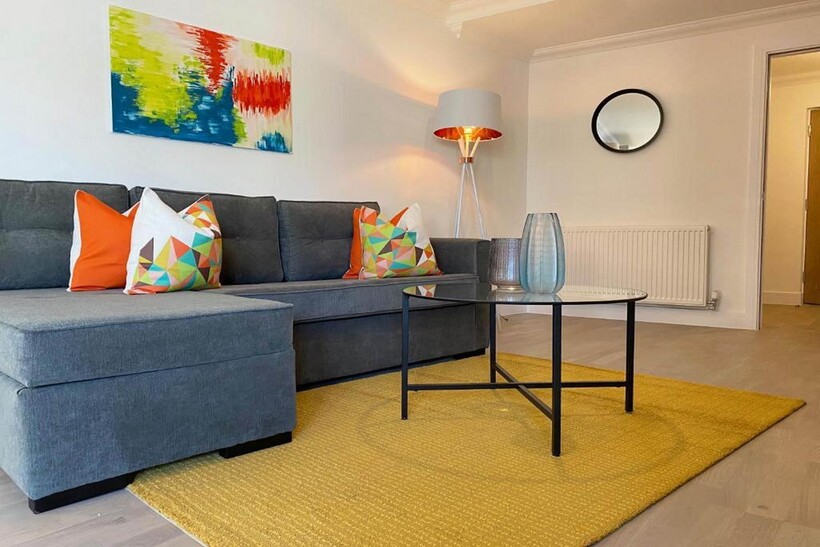 ME1 Sylvia Apts 03 2 bed apartment to rent - £3,562 pcm (£822 pw)
