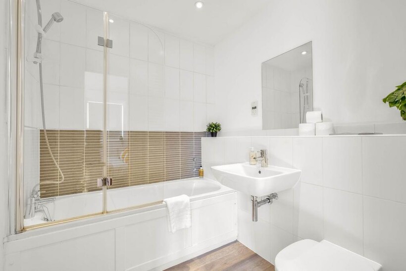 SL3 Foxherne 17 5 bed semi-detached house to rent - £7,125 pcm (£1,644 pw)