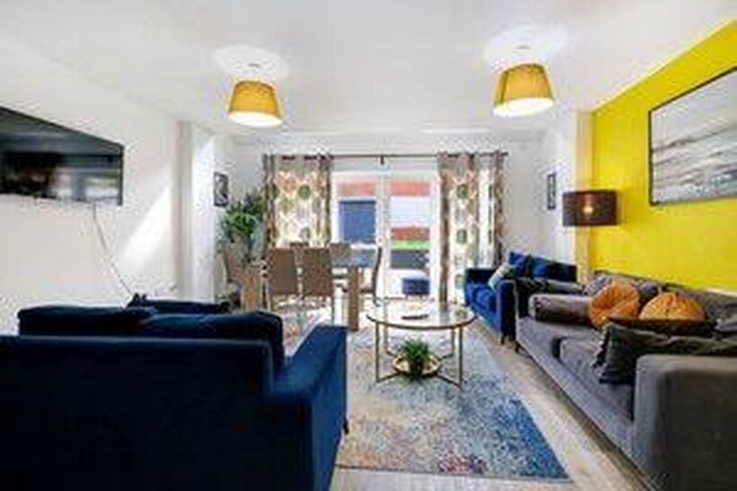 SL3 Foxherne 20 5 bed semi-detached house to rent - £7,695 pcm (£1,776 pw)