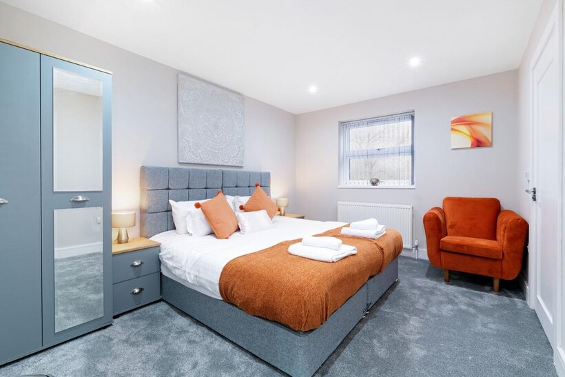 SH Crown Place 04 3 bed apartment to rent - £5,985 pcm (£1,381 pw)