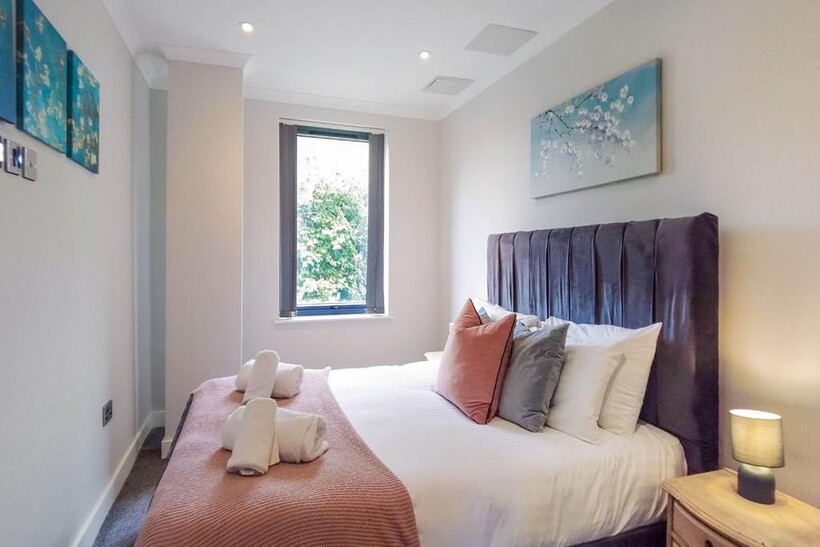 TW8 Concord Hse 12 2 bed apartment to rent - £5,985 pcm (£1,381 pw)