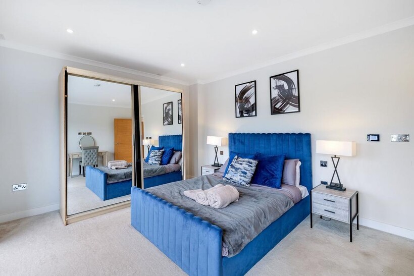 TW8 Concord Hse 13 2 bed apartment to rent - £5,985 pcm (£1,381 pw)