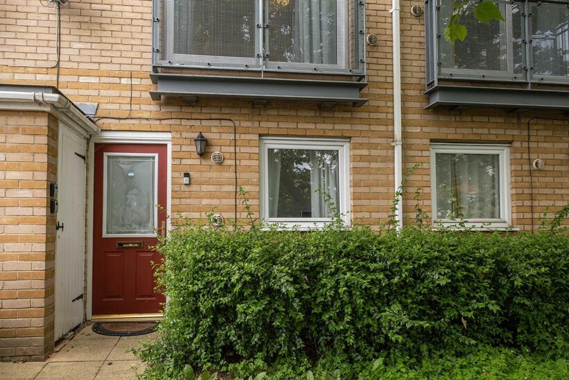 SE28 Miles Drive 5 4 bed detached house to rent - £4,500 pcm (£1,038 pw)