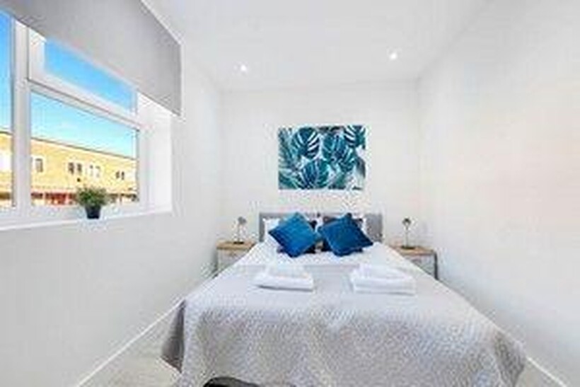 NN Corporation St 01 1 bed apartment to rent - £3,135 pcm (£723 pw)