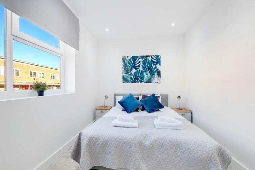NN Corporation St 01 1 bed apartment to rent - £3,135 pcm (£723 pw)