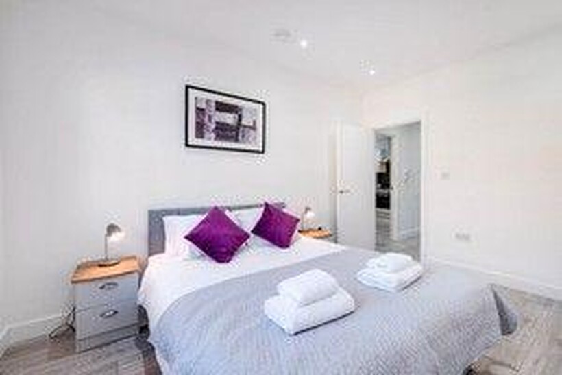 NN Corporation St 02 1 bed apartment to rent - £3,135 pcm (£723 pw)