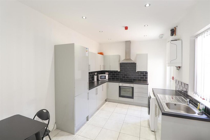 Humber Avenue, Coventry CV1 1 bed in a house share to rent - £525 pcm (£121 pw)