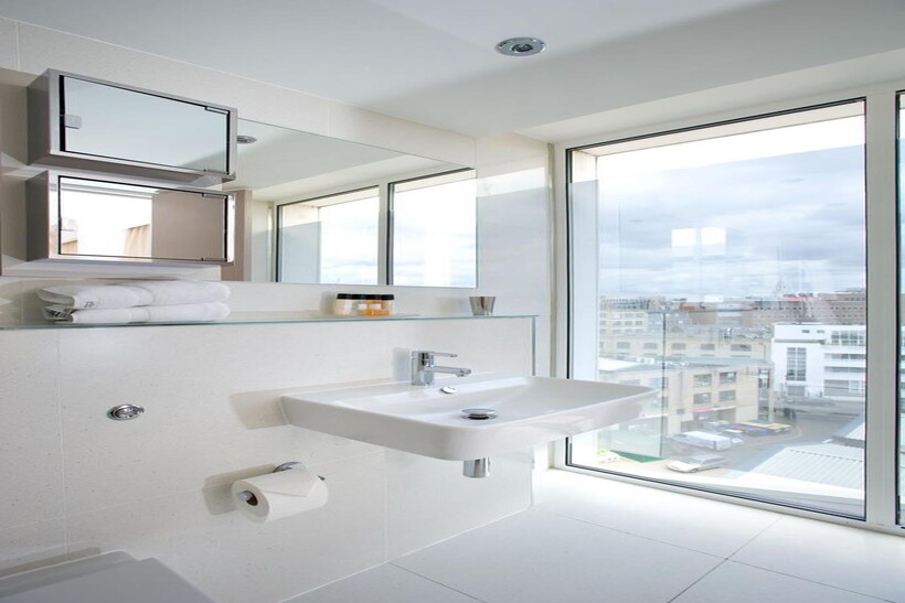 Rosebery Avenue, London EC1R 2 bed serviced apartment to rent - £8,303 pcm (£1,916 pw)