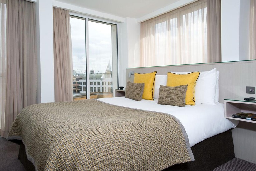 Rosebery Avenue, London EC1R 2 bed serviced apartment to rent - £8,303 pcm (£1,916 pw)