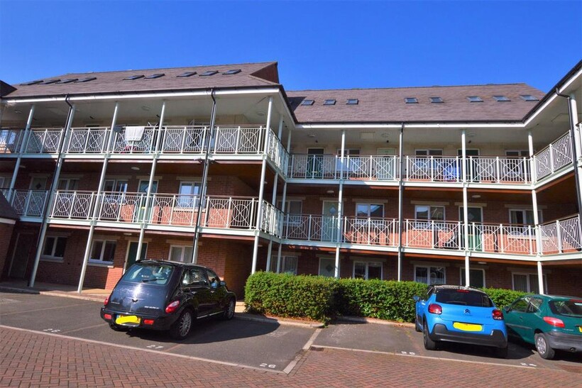 Coach House Court, Loughborough LE11 2 bed ground floor flat to rent - £775 pcm (£179 pw)
