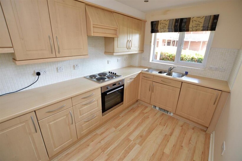 Coach House Court, Loughborough LE11 2 bed ground floor flat to rent - £775 pcm (£179 pw)
