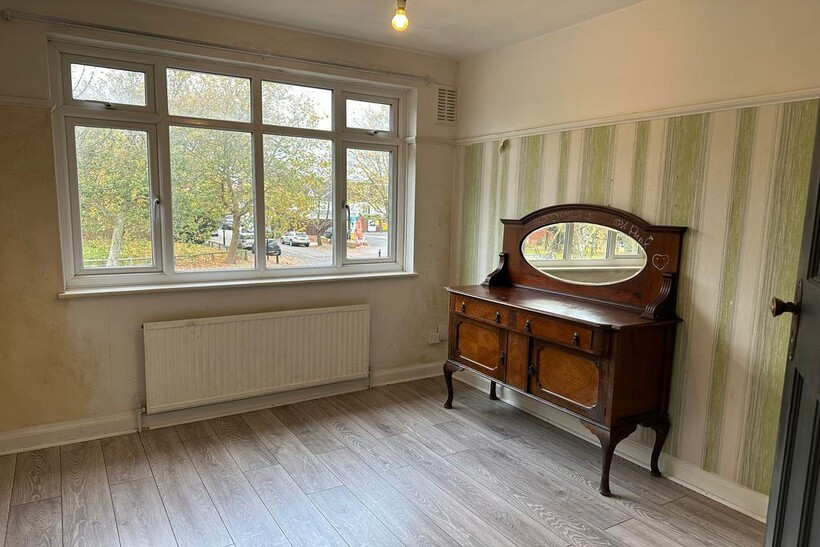 Lower Richmond Road, Richmond TW9 3 bed flat to rent - £2,400 pcm (£554 pw)