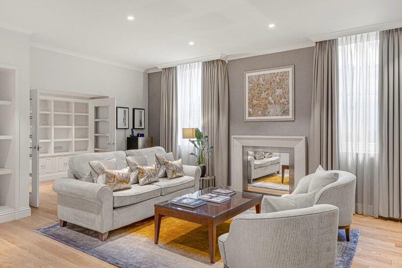 Hyde Park Gate, London SW7 1 bed flat to rent - £10,400 pcm (£2,400 pw)