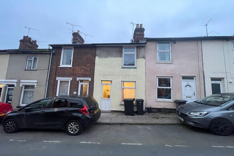 Suffolk Road, Ipswich IP4 2 bed terraced house to rent - £900 pcm (£208 pw)