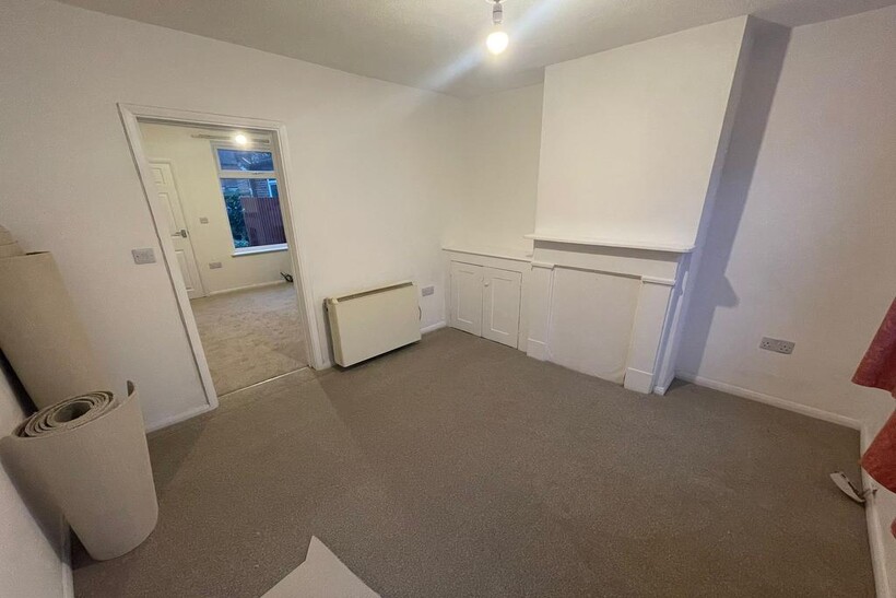 Suffolk Road, Ipswich IP4 2 bed terraced house to rent - £900 pcm (£208 pw)