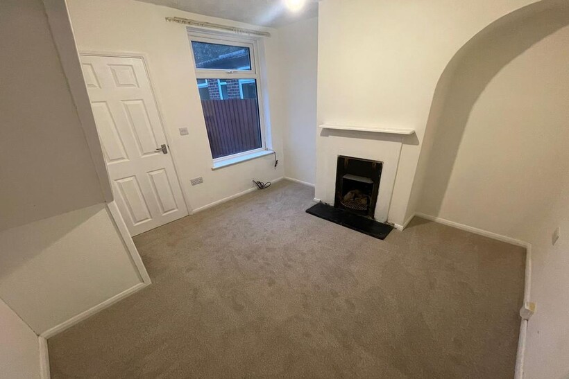 Suffolk Road, Ipswich IP4 2 bed terraced house to rent - £900 pcm (£208 pw)