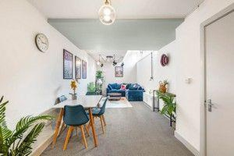 Old Bank Hse 2 Brocklesby 2 bed apartment to rent - £1,995 pcm (£460 pw)