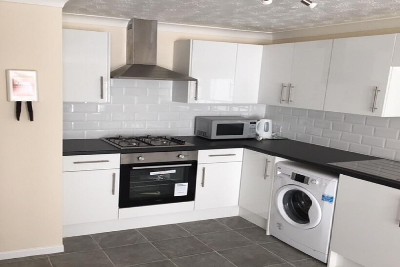 Nottingham NG9 5 bed house to rent - £2,499 pcm (£577 pw)