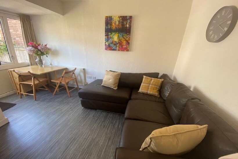 Birmingham B17 4 bed house to rent - £1,842 pcm (£425 pw)