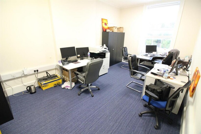 6 F02 FE5 E 8 B0 E 4 FC7 8 DEB 6459 B2 CB9 B02.jpeg