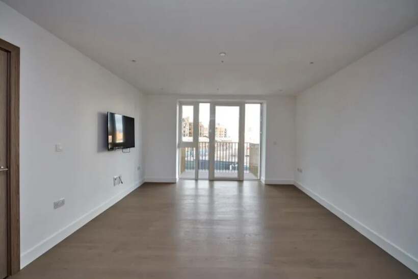Admiralty House, 150 Vaughan Way... 2 bed apartment to rent - £4,680 pcm (£1,080 pw)