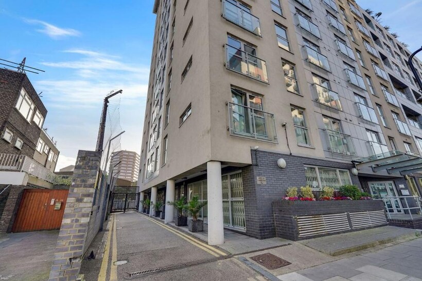 London N1 2 bed flat to rent - £2,700 pcm (£623 pw)
