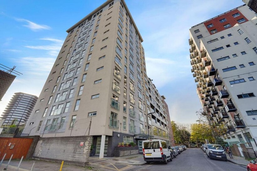 London N1 2 bed flat to rent - £2,700 pcm (£623 pw)