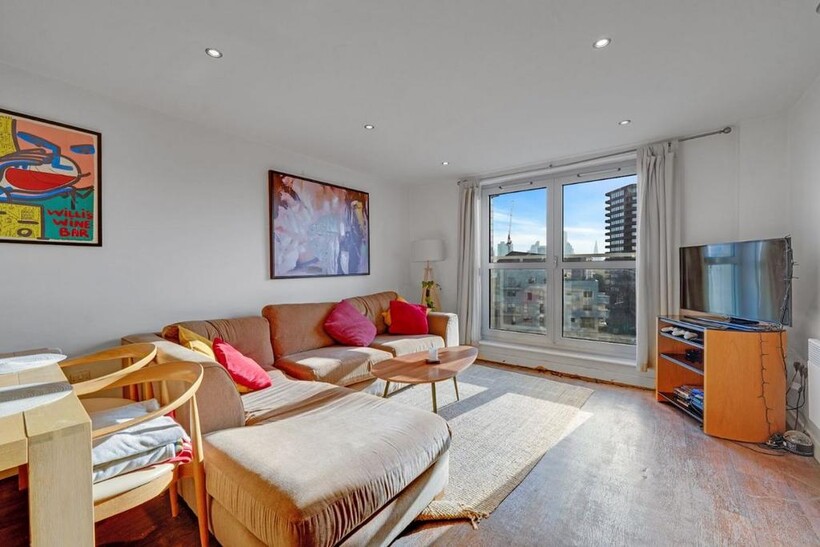 London N1 2 bed flat to rent - £2,700 pcm (£623 pw)