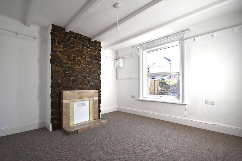 Copse Lane, Freshwater PO40 2 bed cottage to rent - £925 pcm (£213 pw)