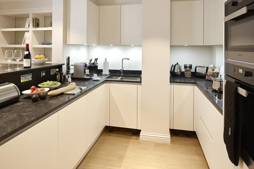 Hyde Park Gate, London, SW7 1 bed apartment to rent - £10,617 pcm (£2,450 pw)