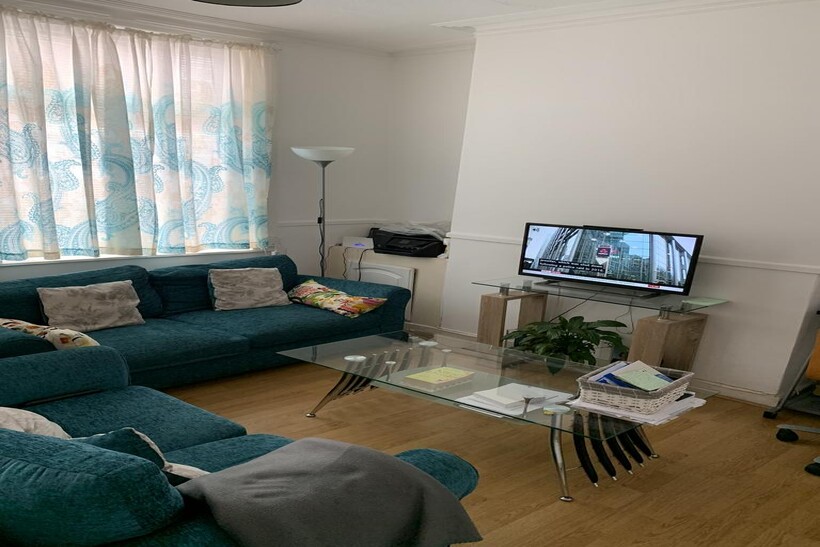 Cobden Street, Manchester M9 3 bed terraced house to rent - £1,350 pcm (£312 pw)