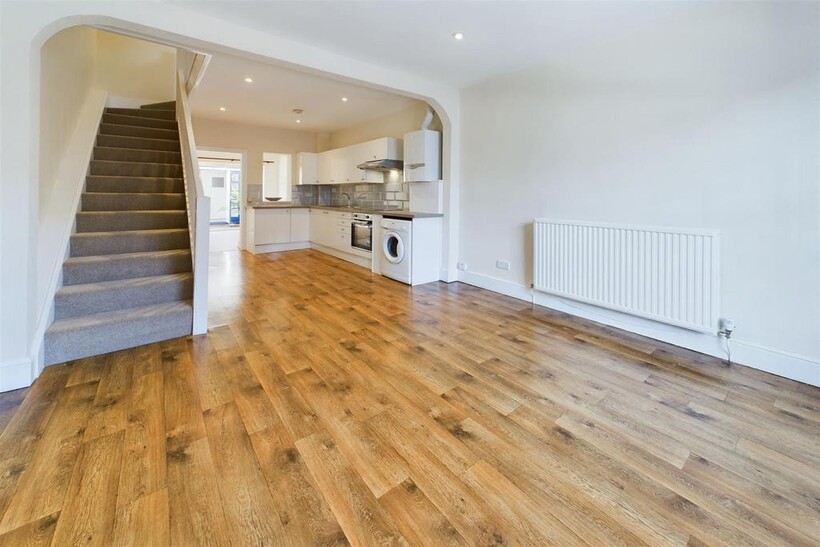 York Street, Cowes PO31 2 bed terraced house to rent - £995 pcm (£230 pw)
