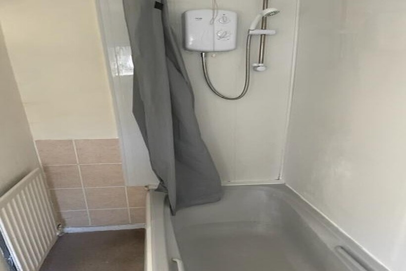 James Street, Peterlee SR8 2 bed terraced house to rent - £550 pcm (£127 pw)