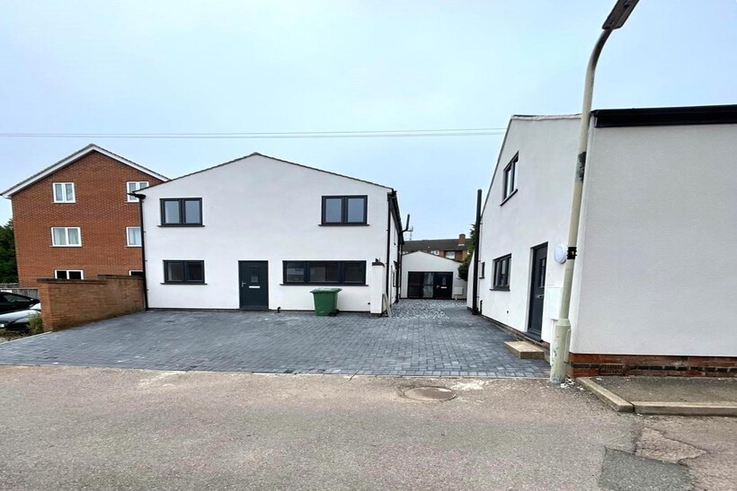Chapel Street, Oadby, Leicester LE2 2 bed apartment to rent - £895 pcm (£207 pw)