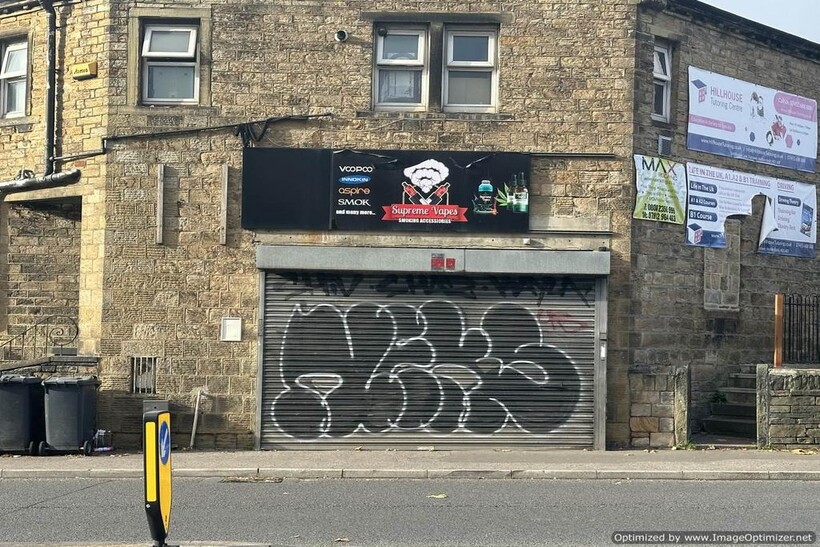 Bradford Road, Huddersfield HD1 Retail property (out of town) to rent - £500 pcm (£115 pw)