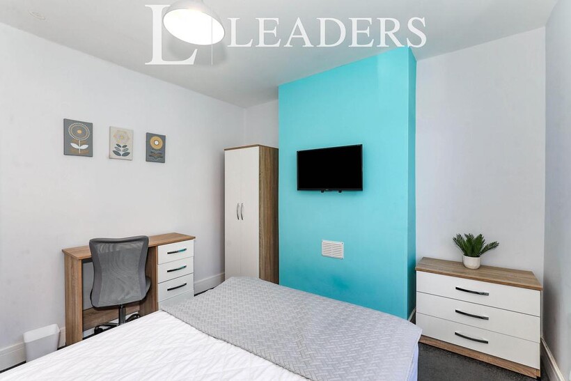Brunswick Place, ST1 1 bed terraced house to rent - £425 pcm (£98 pw)