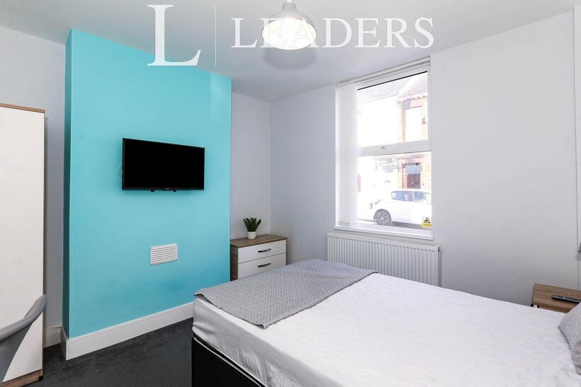 Brunswick Place, ST1 1 bed terraced house to rent - £425 pcm (£98 pw)