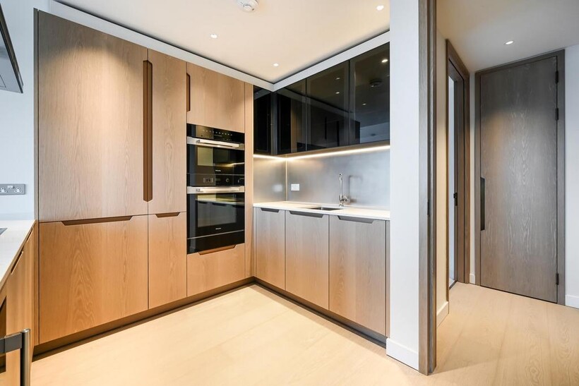 River Park Tower, Nine Elms Lane... 2 bed flat to rent - £9,707 pcm (£2,240 pw)