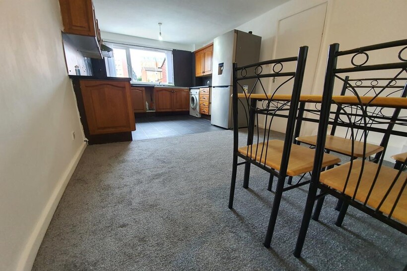Leeds LS3 2 bed terraced house to rent - £1,050 pcm (£242 pw)