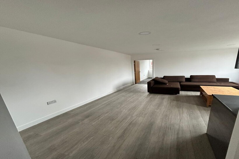 Sutton New Road, Birmingham B23 1 bed flat to rent - £900 pcm (£208 pw)