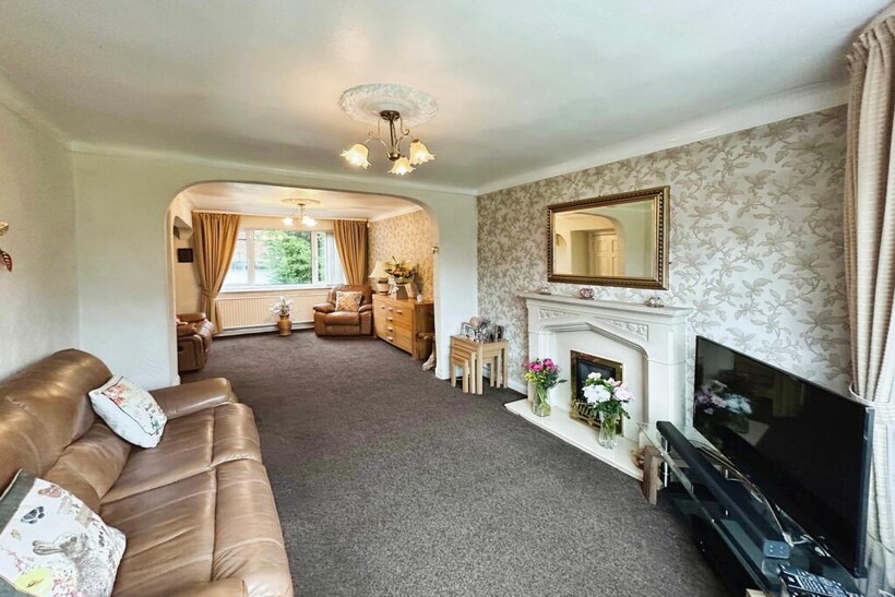 Edenfield Road, Manchester, M25 3 bed detached house to rent - £1,700 pcm (£392 pw)