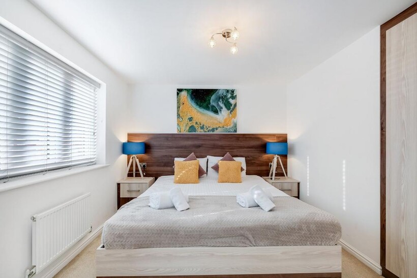 Cherry Banks, Emersons Green, Bristol 5 bed semi-detached house to rent - £6,698 pcm (£1,546 pw)