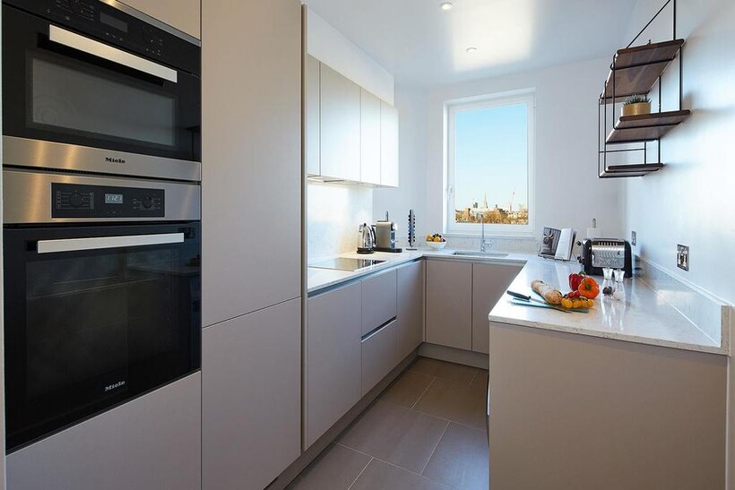 Ashburn Gardens, South Kensington... 1 bed flat to rent - £10,617 pcm (£2,450 pw)