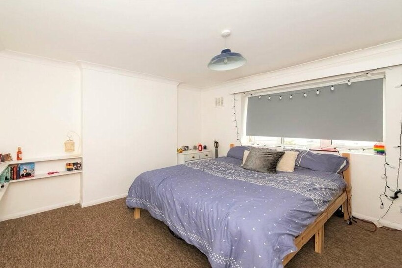 Arundel Street, Brighton BN2 4 bed end of terrace house to rent - £2,250 pcm (£519 pw)