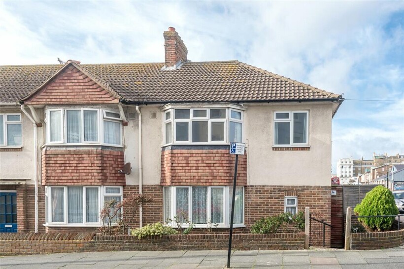 Arundel Street, Brighton BN2 4 bed end of terrace house to rent - £2,250 pcm (£519 pw)