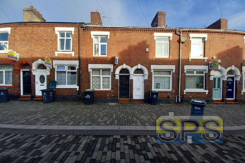Thornton Road, Stoke-on-Trent ST4 2 bed terraced house to rent - £675 pcm (£156 pw)